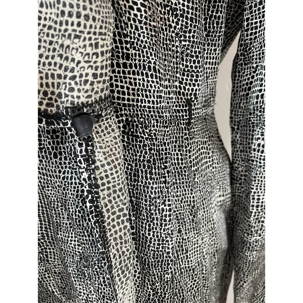 Silk Wrap Dress Reptile Print Silver Gray Black Studio 148 New York SZ 10 - Picture 10 of 11